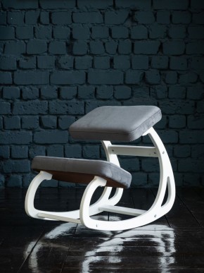 Балансирующий коленный стул Конёк Горбунёк (Белый) в Режи - rezh.ok-mebel.com | фото 2