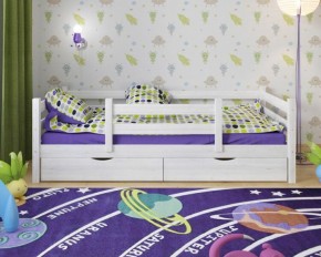 Детская кровать из массива березы Соня-5 (Белый/Лак) в Режи - rezh.ok-mebel.com | фото 1