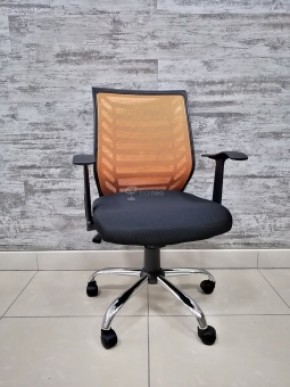 Кресло Barneo K-138 для персонала (черная ткань оранжевая сетка) в Режи - rezh.ok-mebel.com | фото