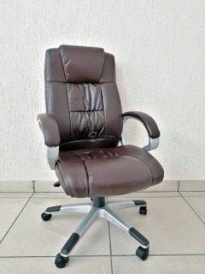 Кресло Barneo K-6 для руководителя (коричневая экокожа) в Режи - rezh.ok-mebel.com | фото